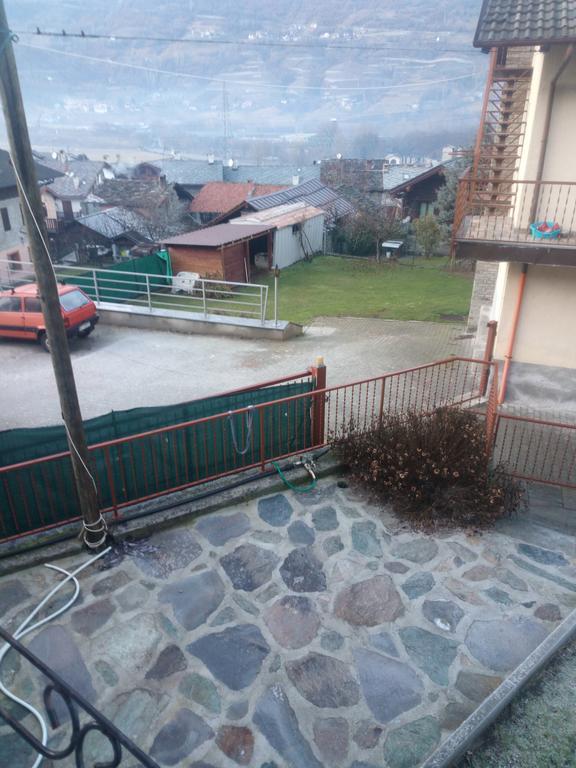Camera Fenis Exterior foto